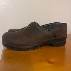 Men’s size 45 Brown Leather Dansko Clogs